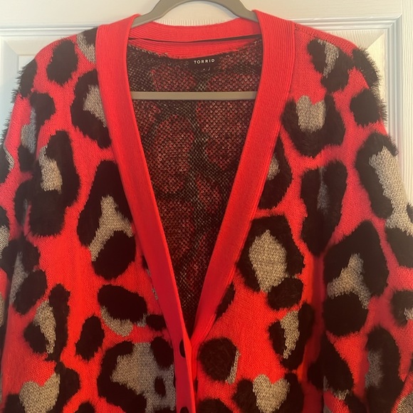 Torrid plus size 4 Tunic Length Sweater - Picture 4 of 5